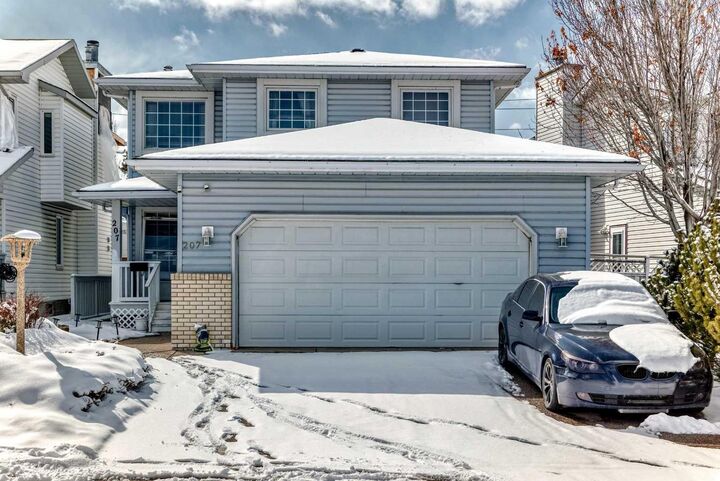 207 Eldorado Close NE — photo 1
