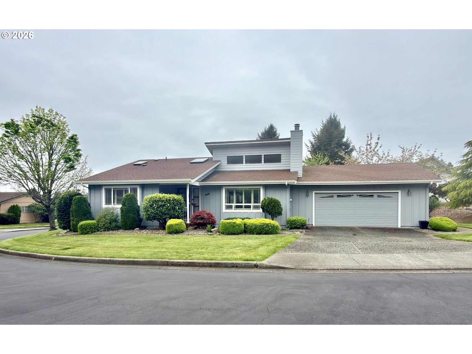 Property Photo:  846 Brookhaven Dr  OR 97415 