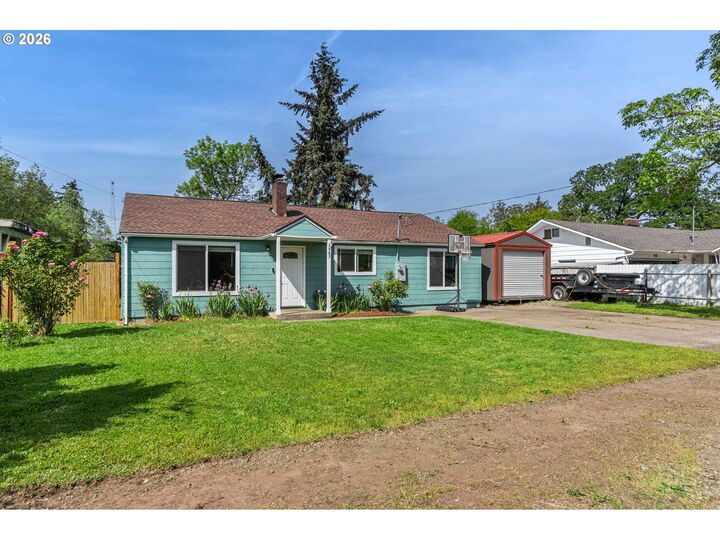 Property Photo:  2567 Wood Ave  OR 97402 