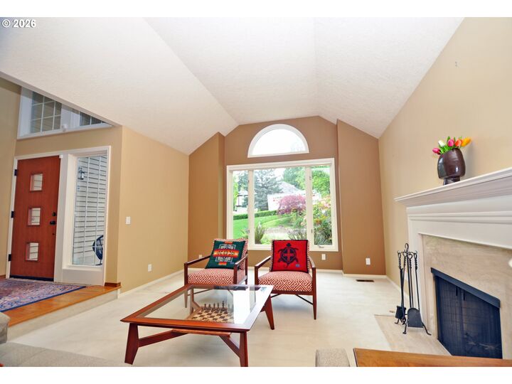 Property Photo: 6431 SW Dolph Dr OR 97219