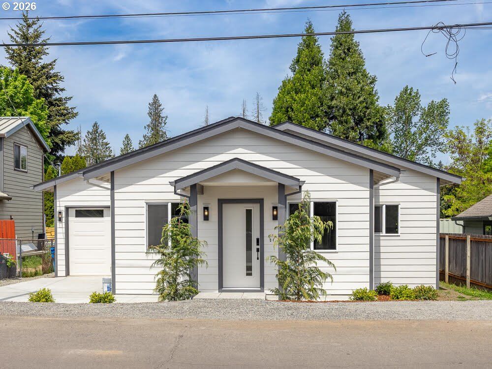 Property Photo:  2116 E 39th St  WA 98663 