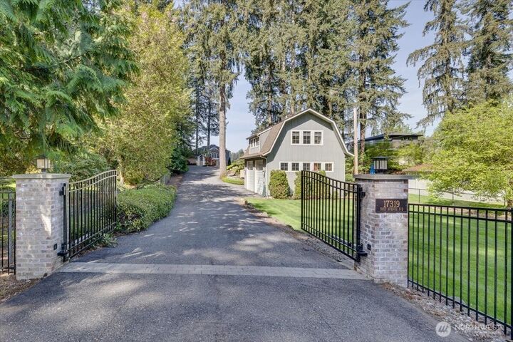 Property Photo:  17319  191st Avenue NE  WA 98072 