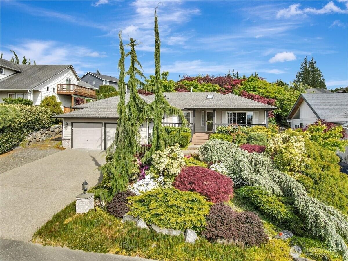 Property Photo:  7307  76th Dr Drive NE  WA 98270 