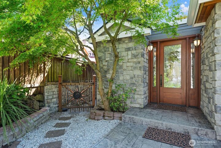 Property Photo:  8696  Island Drive S  WA 98118 