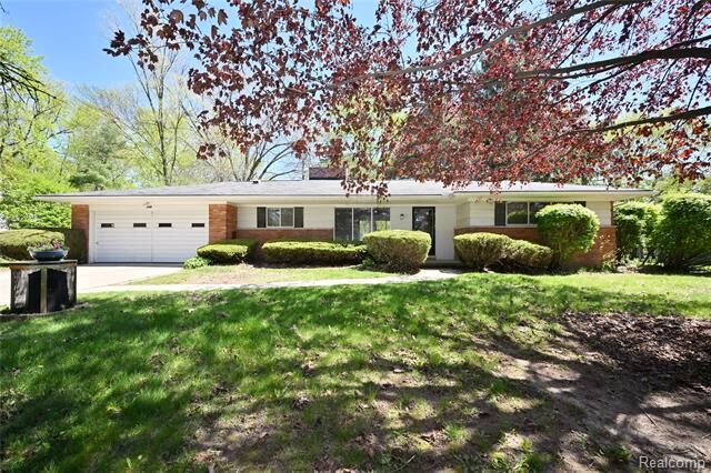 Property Photo: 2765 Lahser Road MI 48304