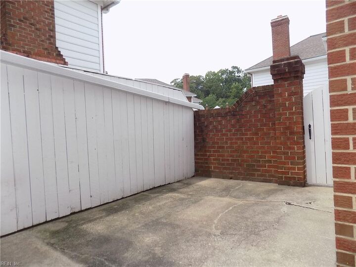 Property Photo:  205 Amersham Dr C  VA 23693 