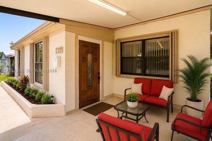 Property Photo:  1379 NE 177th St  FL 33162 