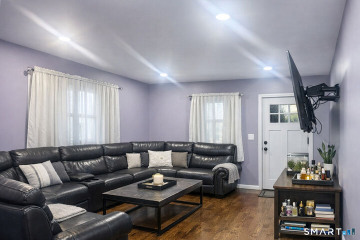 Property Photo:  587 Brooks Street !St Floor  CT 06608 
