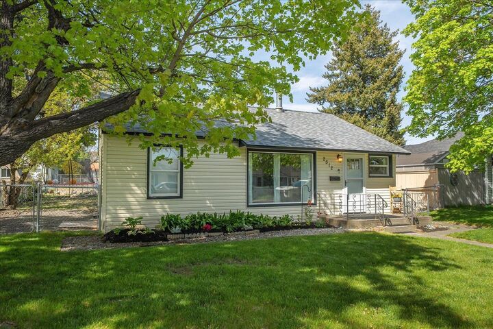 Property Photo:  2512 W Olympic Ave  WA 99205 