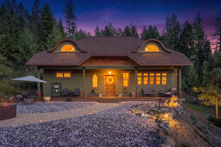 Property Photo: 1939 Old Cc Rd WA 99101