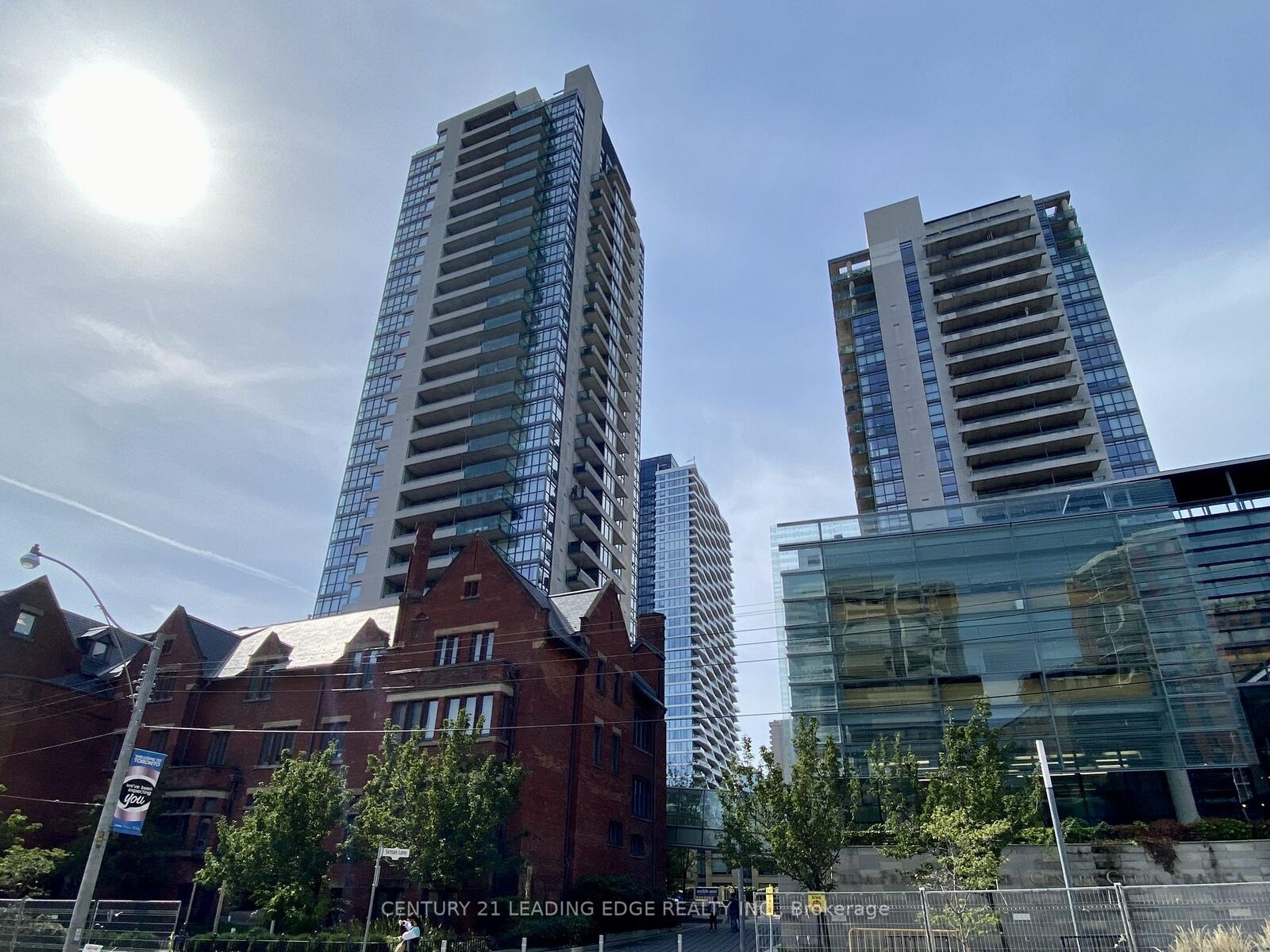 Property Photo:  281 Mutual Street 2402  ON M4Y 1X6 