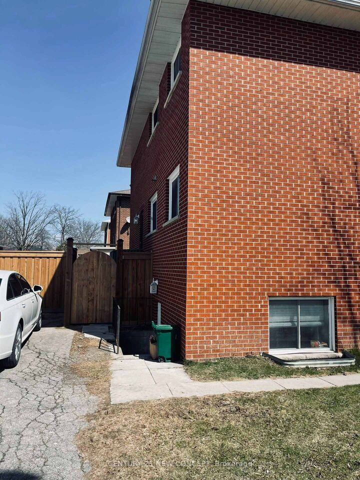 Property Photo:  580 Digby Avenue  ON L1G 1W6 