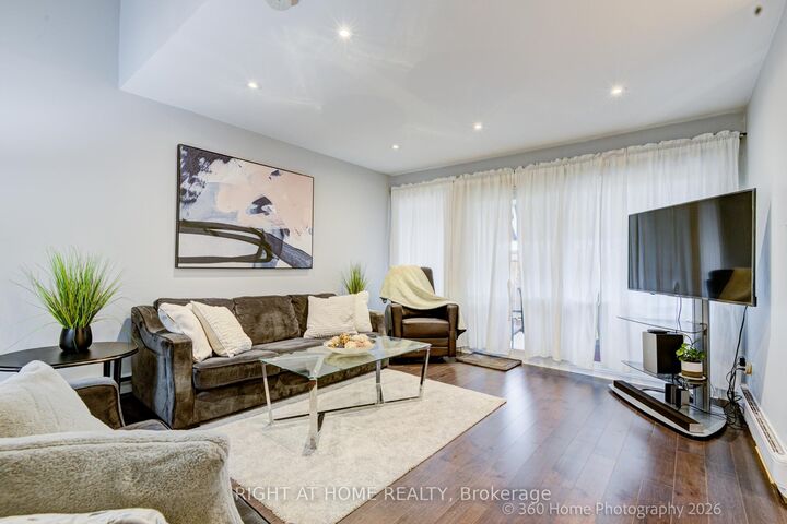 Property Photo: 221 Milestone Crescent 80 ON L4G 3M2