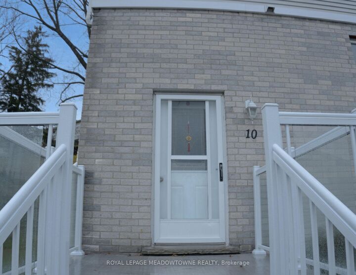 Property Photo: 648 Doon Village Road 10 ON N2P 1A2