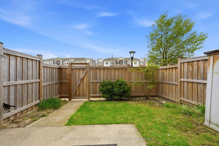 Property Photo:  15 Albright Road 22  ON L8K 5J2 