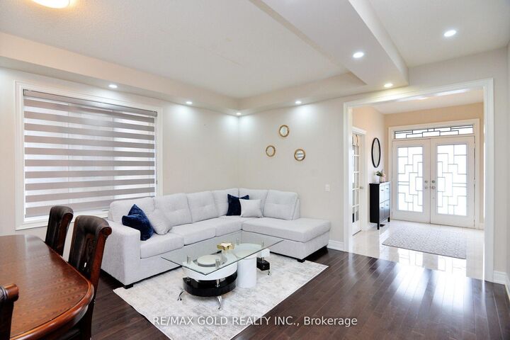 Property Photo: 42 Brookwater Crescent ON L7C 4A4