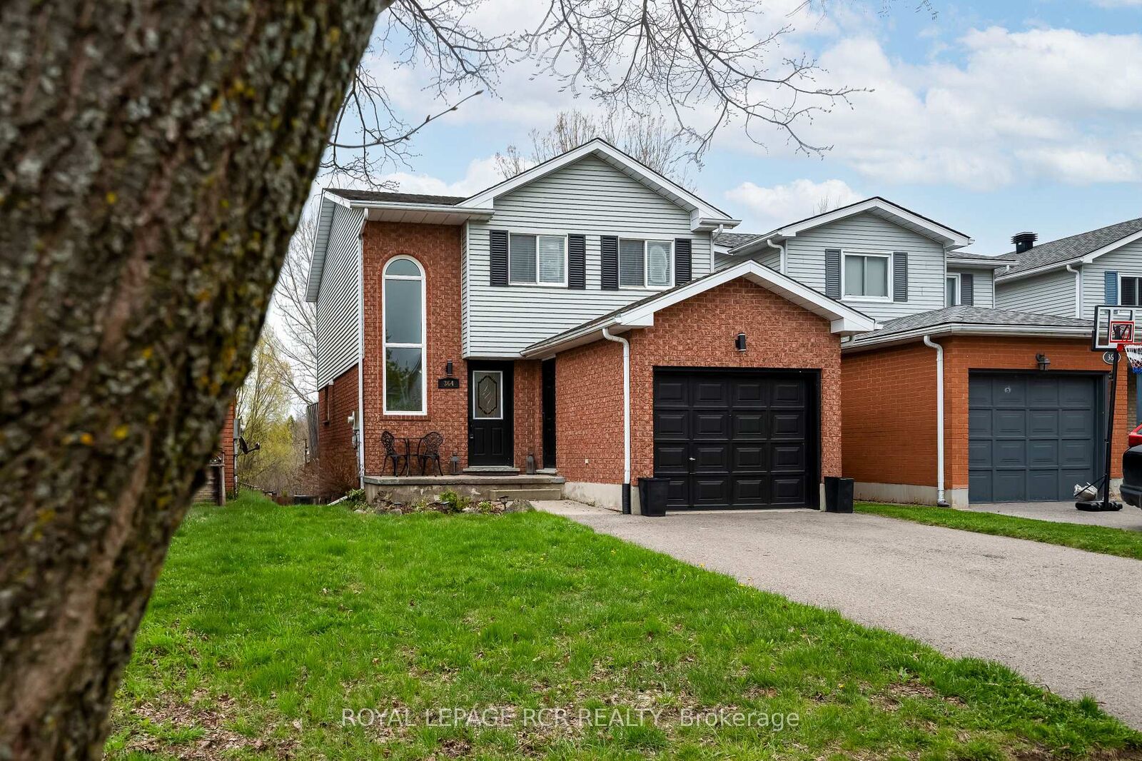 Property Photo: 364 Adams Court ON L9W 4M2