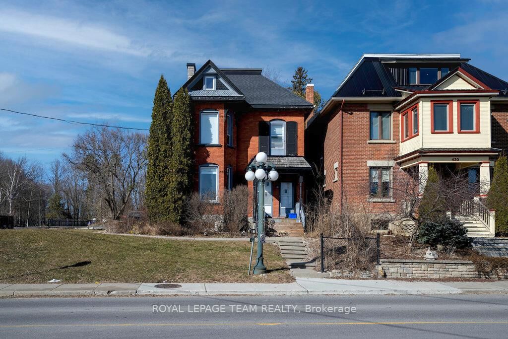 Property Photo: 422 Donald B Munro Drive ON K0A 1L0