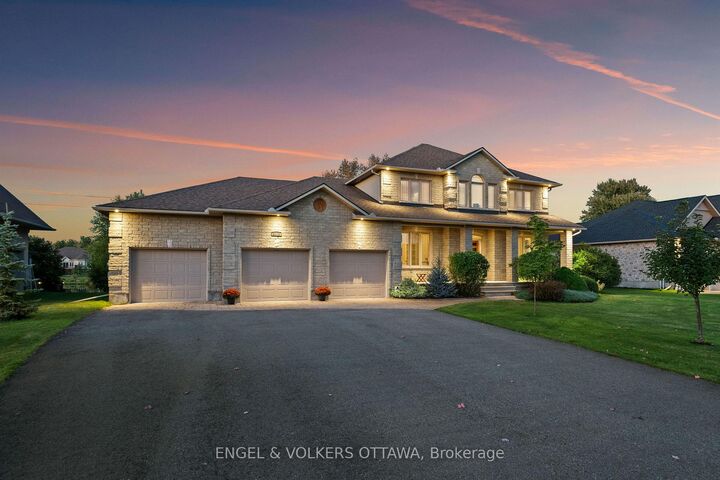 Property Photo: 6808 Suncrest Drive ON K4P 0B2