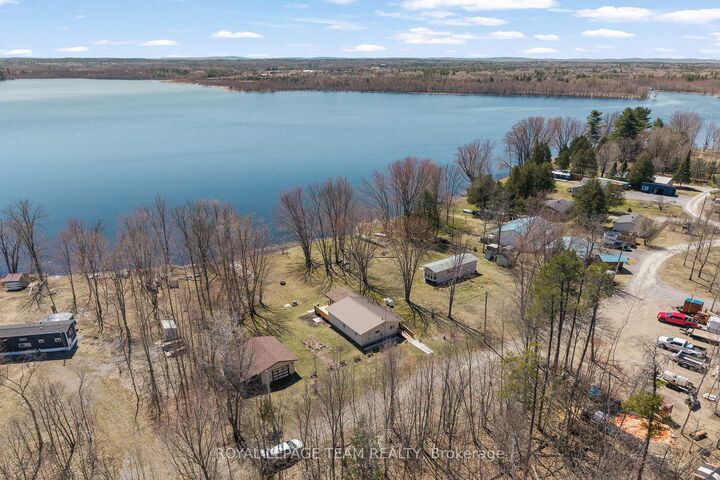 Property Photo: 424 Hummingbird Lane ON K0J 1T0
