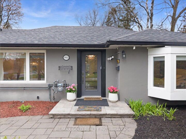 Property Photo: 993 Porcupine Avenue ON L5H 3K6