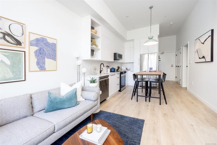 Property Photo:  1075 Tillicum Rd 108  BC V9A 2A4 