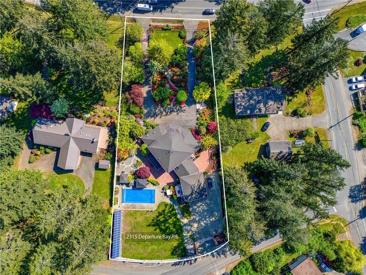 Property Photo: 2315 Departure Bay Rd BC V9S 3V9