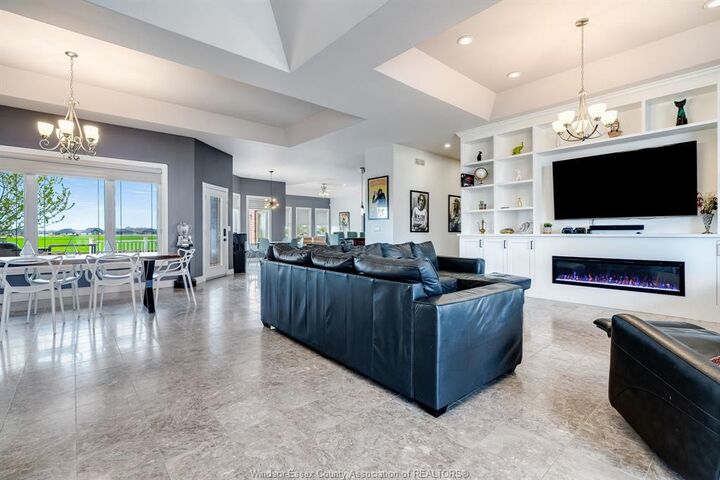 Property Photo: 916 Mersea Rd 2 ON N8H 3V7