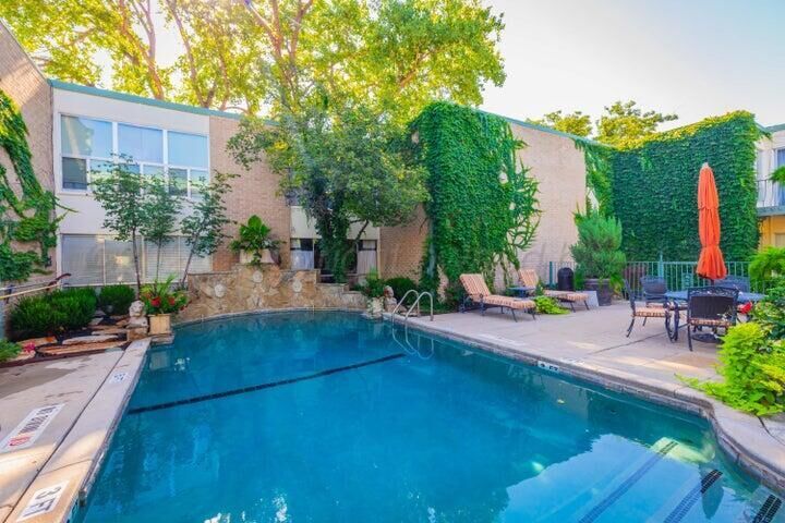 Property Photo:  2400 S Polk Street  TX 79109 