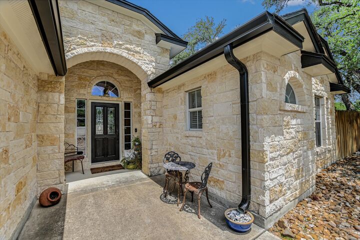 Property Photo:  10 Caliche Court  TX 78676 