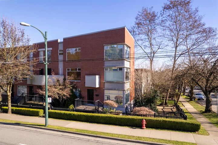 Property Photo: 999 W 20th Avenue BC V5Z 1Y4