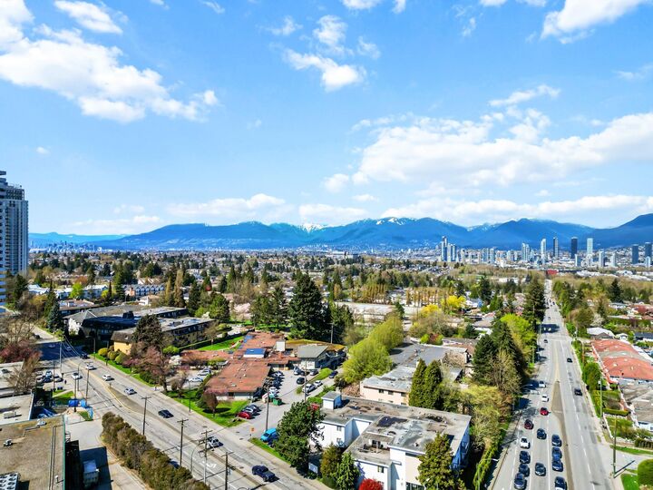 Property Photo: 4505 Hazel Street 1606 BC V5H 4T1