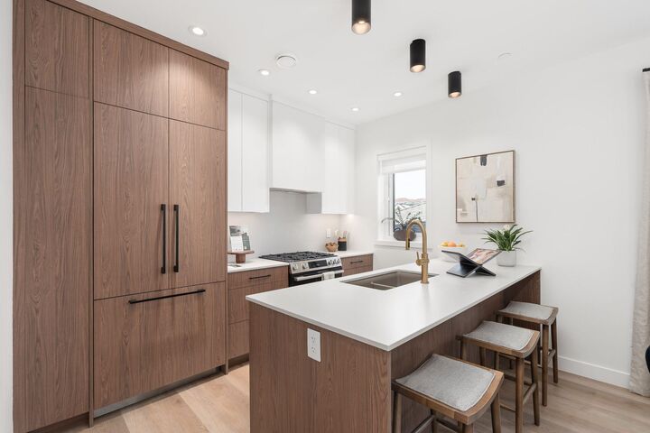 Property Photo:  2240 E 40th Avenue 5  BC V5P 1J5 