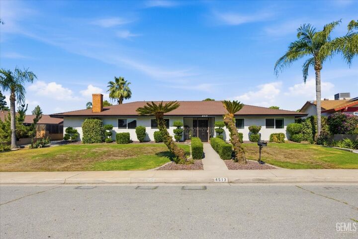 Property Photo: 4513 McCray Street CA 93308