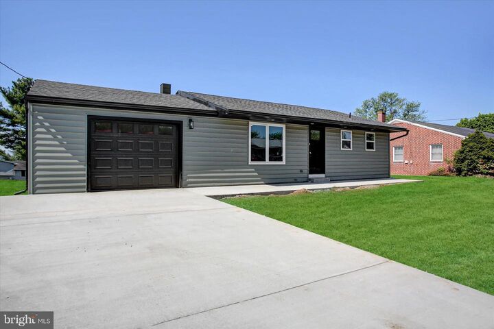 Property Photo:  1129 Sollenberger Road 5  PA 17201 