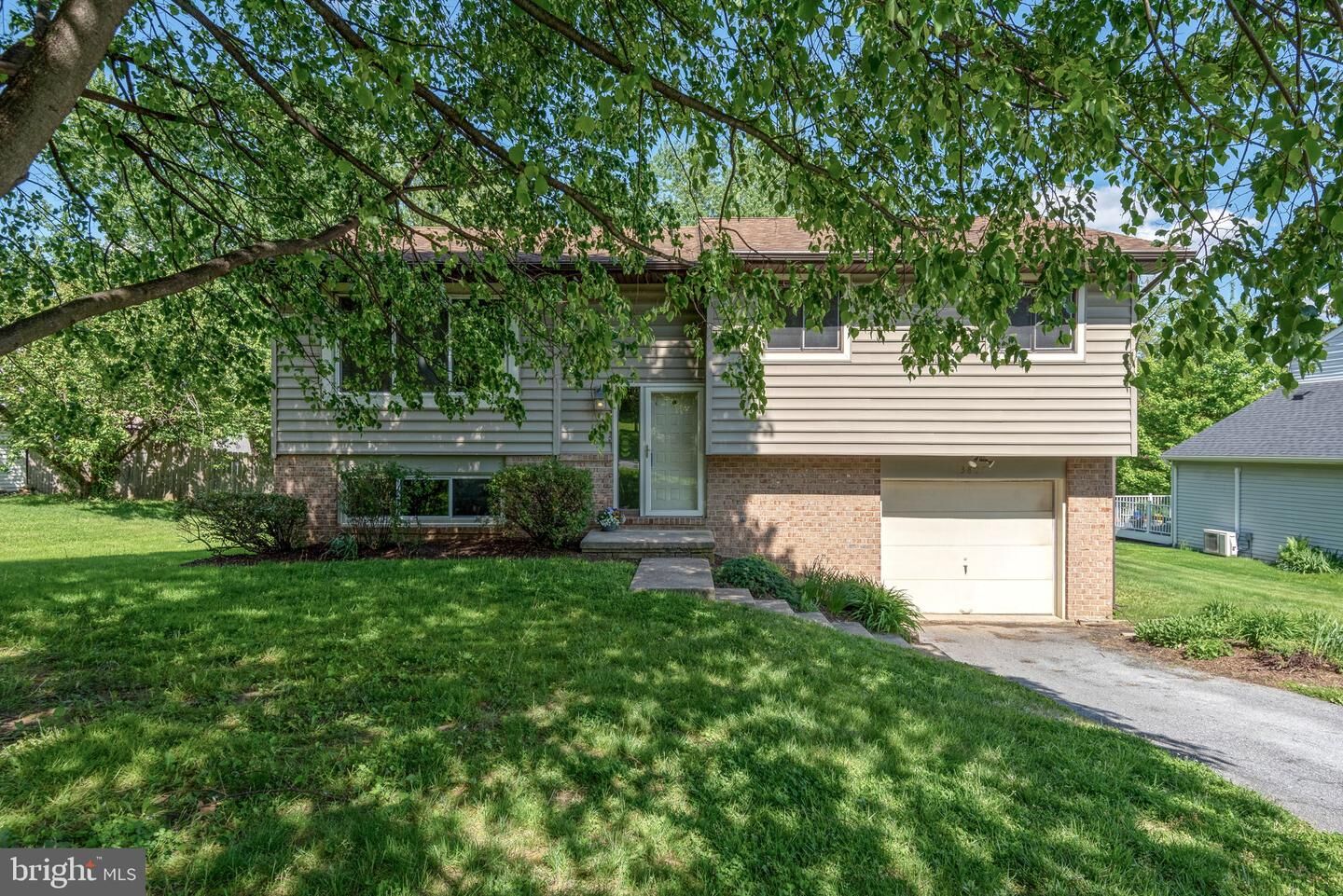 Property Photo:  3807 Hillcrest Drive  PA 17512 