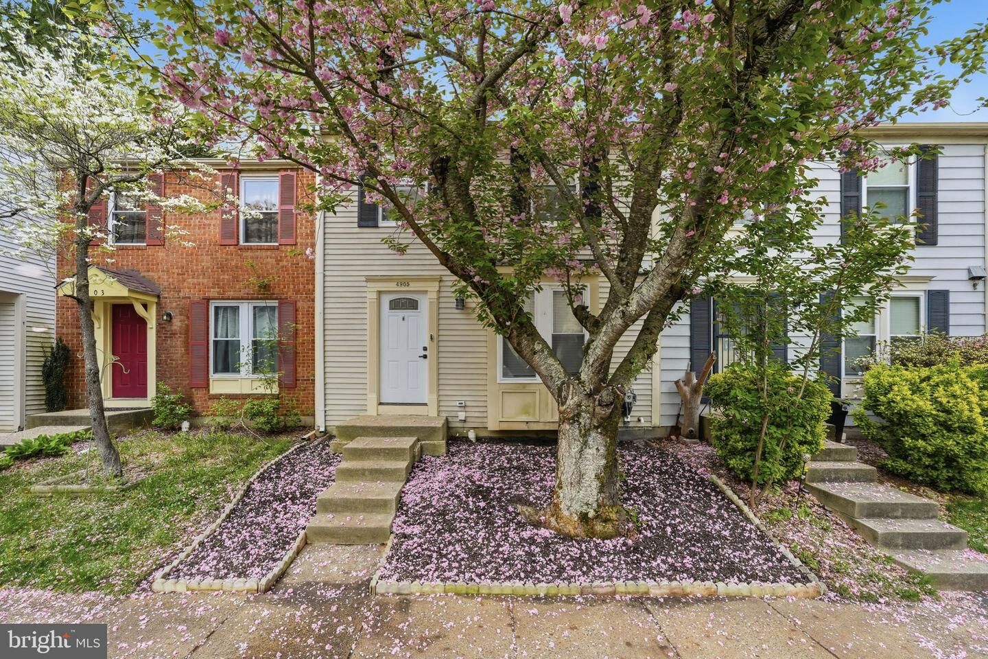 Property Photo:  4905 Sugar Maple Lane  VA 22025 