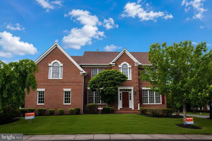 Property Photo:  42848 Sidney Place  VA 20148 