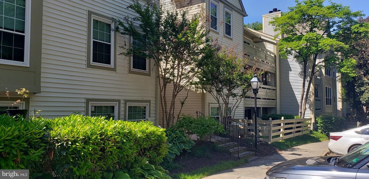 Property Photo:  2237 Lovedale Lane G  VA 20191 