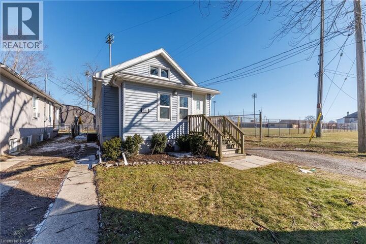 Property Photo:  108 Burgar Street  ON L3B 2S8 