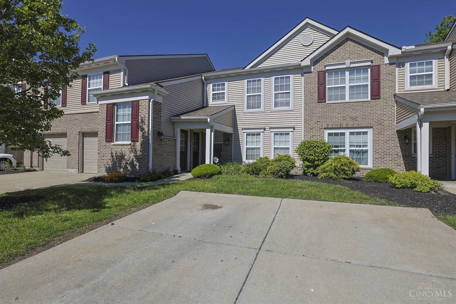 Property Photo:  1545 Weatherstone Circle  OH 45050 