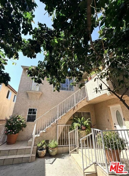 Property Photo:  1034 W 84th St  CA 90044 