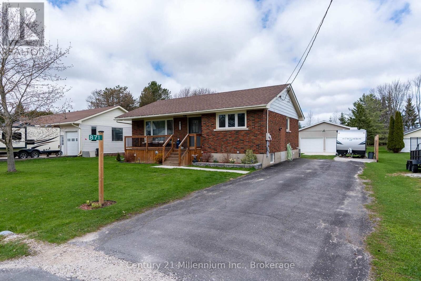 Property Photo:  871 16th Street West  ON N4K 6V5 