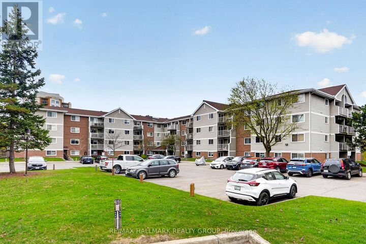 Property Photo:  270 Brittany Drive 214  ON K1K 4M3 