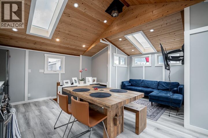 Property Photo:  415 Esplanade A24  BC V7M 1A6 