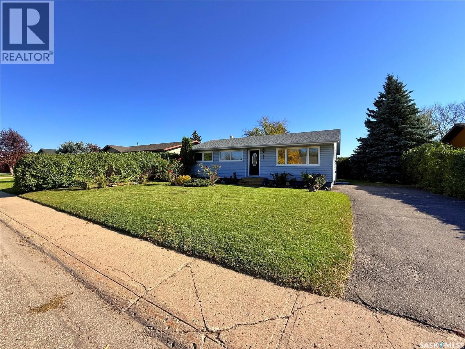 Property Photo:  805 Stanley Street  SK S0A 0X0 