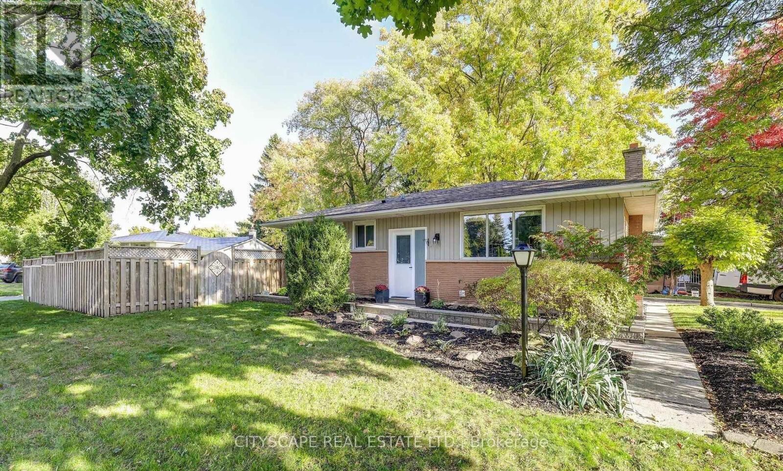 Property Photo:  1050 Apache Road Upper  ON N5V 2W3 