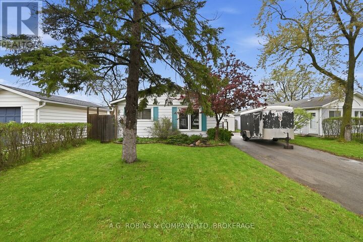 Property Photo:  29 Lanark Crescent  ON L2M 6E1 