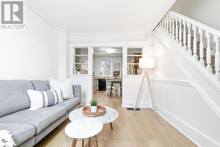 Property Photo:  391 Murray Street  ON K8A 4P5 