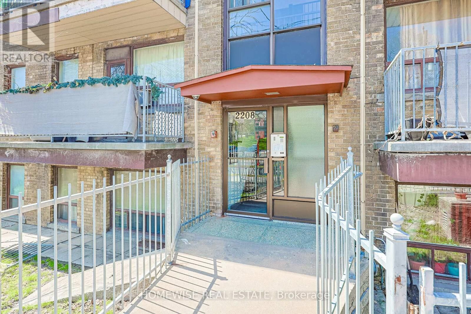 Property Photo:  2208 Dufferin Street 102  ON M6E 3R8 